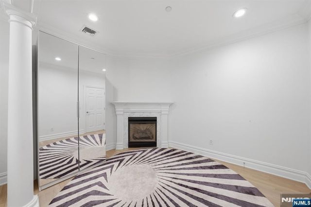 900 Heights Lane, Tenafly, NJ 07670