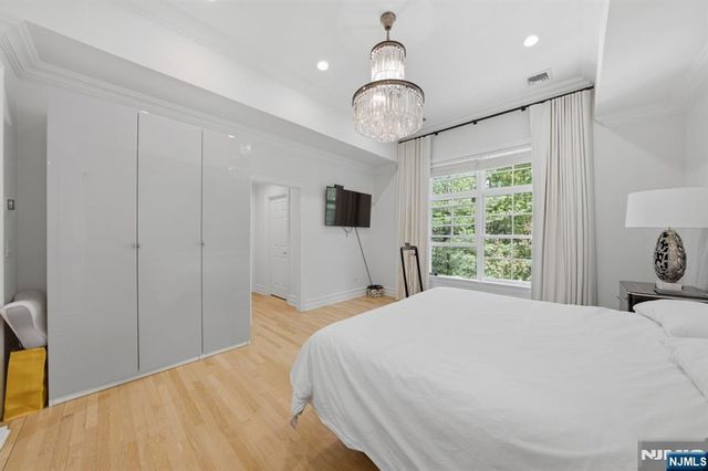 900 Heights Lane, Tenafly, NJ 07670