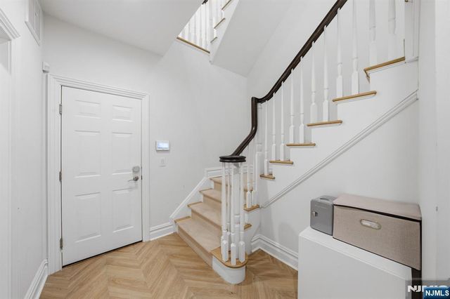 900 Heights Lane, Tenafly, NJ 07670