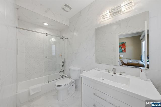 900 Heights Lane, Tenafly, NJ 07670