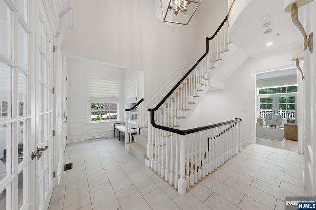 900 Heights Lane, Tenafly, NJ 07670