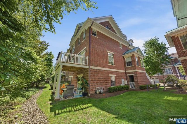 900 Heights Lane, Tenafly, NJ 07670