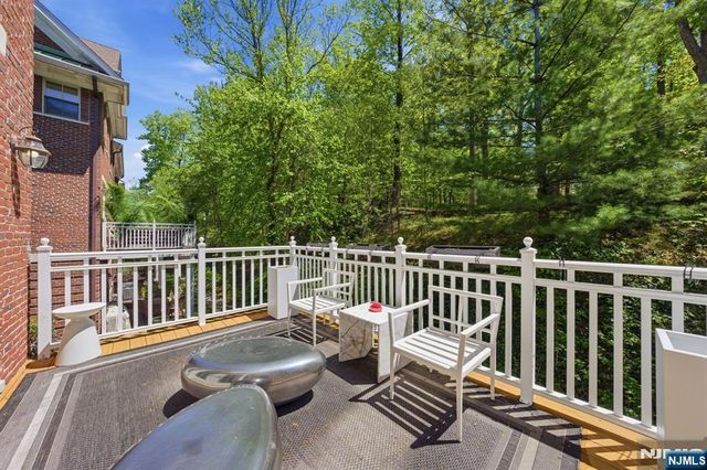 900 Heights Lane, Tenafly, NJ 07670