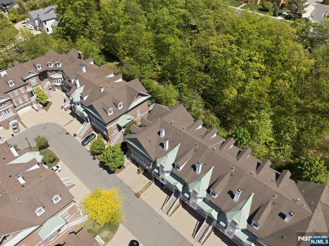900 Heights Lane, Tenafly, NJ 07670
