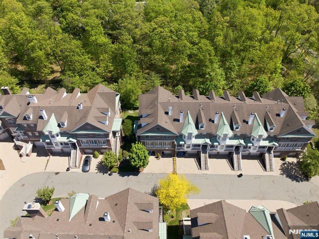 900 Heights Lane, Tenafly, NJ 07670