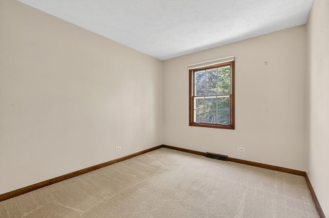 241 Wakefield Lane, Geneva, IL 60134