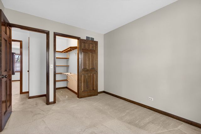 241 Wakefield Lane, Geneva, IL 60134