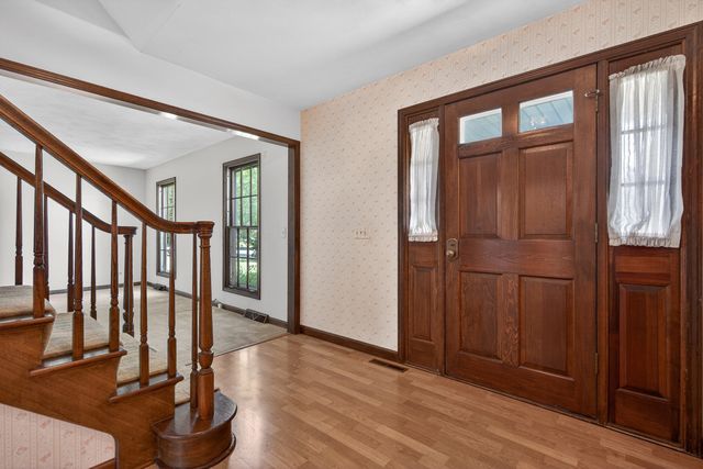 241 Wakefield Lane, Geneva, IL 60134