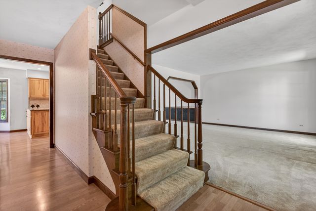 241 Wakefield Lane, Geneva, IL 60134