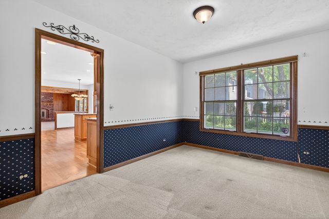 241 Wakefield Lane, Geneva, IL 60134