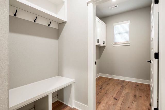 13 Kirkcolm Drive, Bella Vista, AR 72715