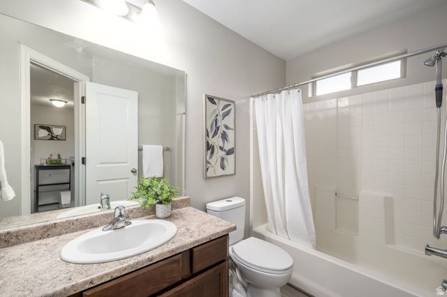 1814 W 2300 S, Woods Cross, UT 84087