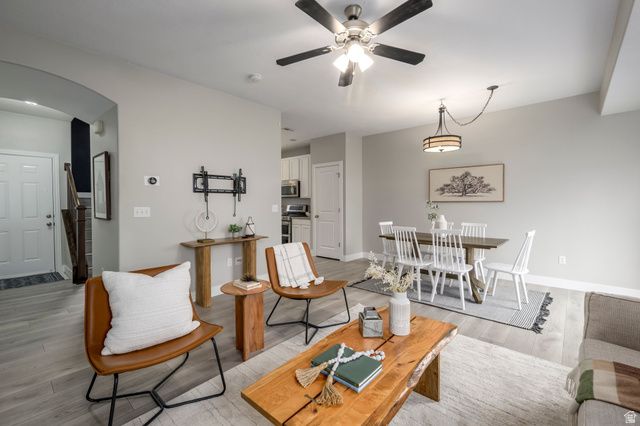 1814 W 2300 S, Woods Cross, UT 84087