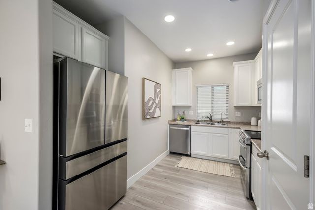 1814 W 2300 S, Woods Cross, UT 84087