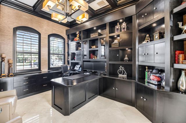 8277 Hawks Gully Avenue, Delray Beach, FL 33446