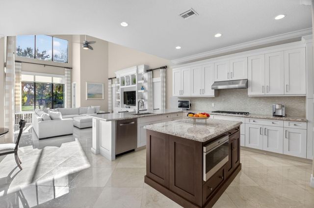 8277 Hawks Gully Avenue, Delray Beach, FL 33446