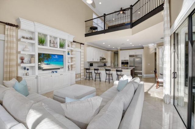 8277 Hawks Gully Avenue, Delray Beach, FL 33446