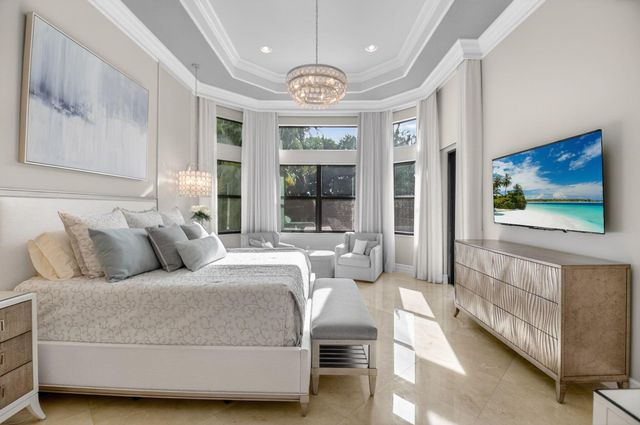 8277 Hawks Gully Avenue, Delray Beach, FL 33446