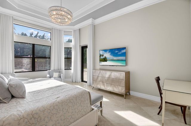 8277 Hawks Gully Avenue, Delray Beach, FL 33446