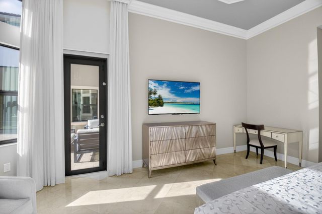 8277 Hawks Gully Avenue, Delray Beach, FL 33446