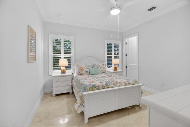 8277 Hawks Gully Avenue, Delray Beach, FL 33446