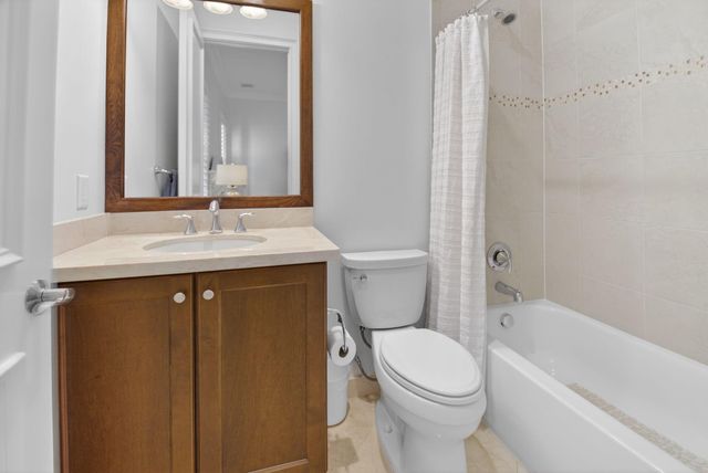 8277 Hawks Gully Avenue, Delray Beach, FL 33446