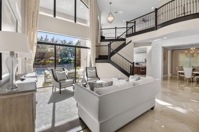 8277 Hawks Gully Avenue, Delray Beach, FL 33446