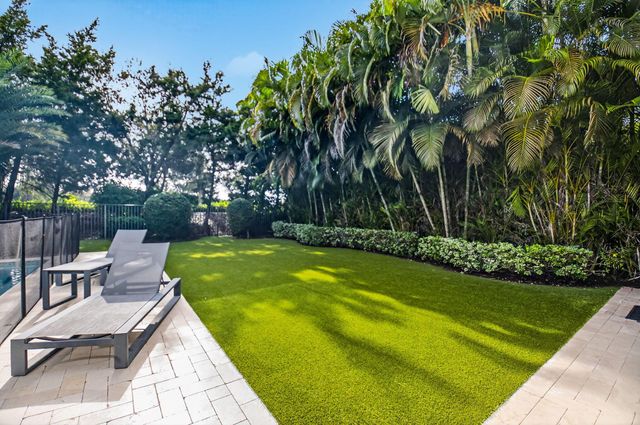 8277 Hawks Gully Avenue, Delray Beach, FL 33446