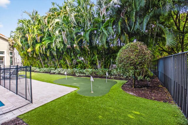 8277 Hawks Gully Avenue, Delray Beach, FL 33446