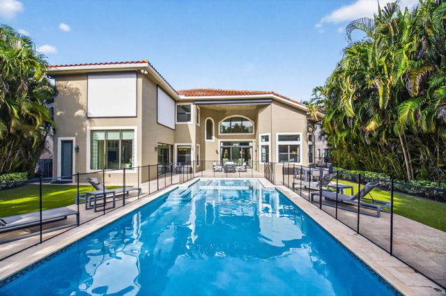 8277 Hawks Gully Avenue, Delray Beach, FL 33446