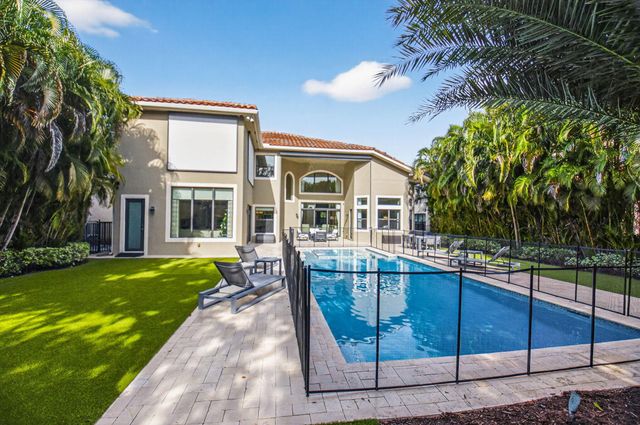 8277 Hawks Gully Avenue, Delray Beach, FL 33446