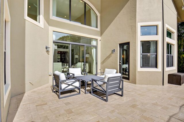 8277 Hawks Gully Avenue, Delray Beach, FL 33446