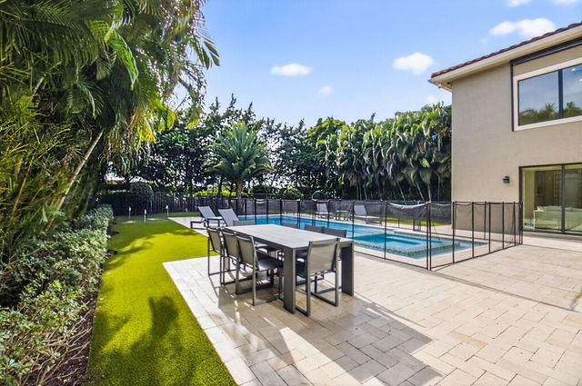 8277 Hawks Gully Avenue, Delray Beach, FL 33446