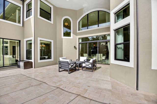 8277 Hawks Gully Avenue, Delray Beach, FL 33446