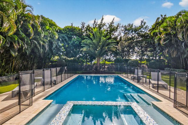 8277 Hawks Gully Avenue, Delray Beach, FL 33446