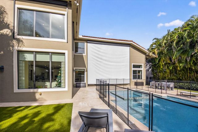 8277 Hawks Gully Avenue, Delray Beach, FL 33446