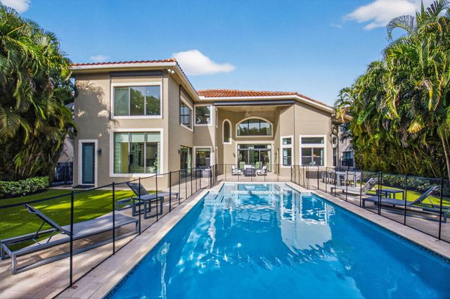 8277 Hawks Gully Avenue, Delray Beach, FL 33446