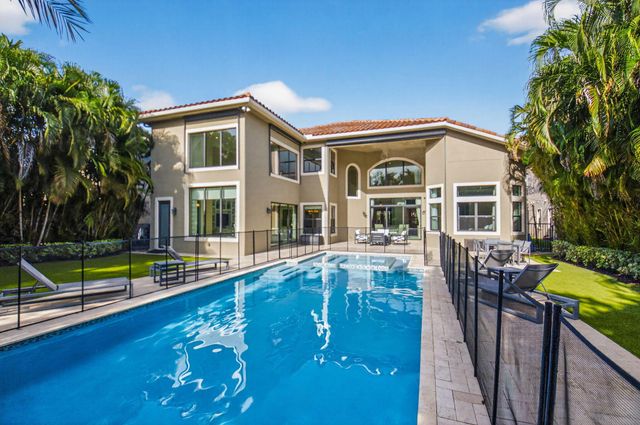 8277 Hawks Gully Avenue, Delray Beach, FL 33446