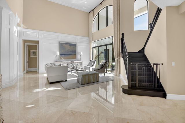 8277 Hawks Gully Avenue, Delray Beach, FL 33446