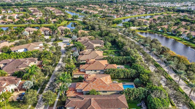 8277 Hawks Gully Avenue, Delray Beach, FL 33446