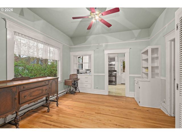 1643 CEDAR St, Forest Grove, OR 97116