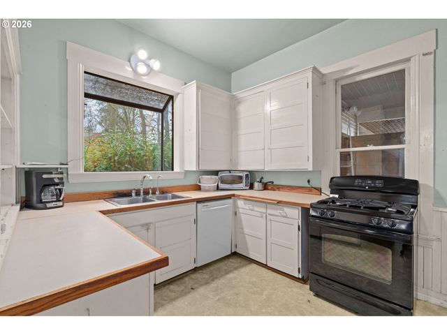 1643 CEDAR St, Forest Grove, OR 97116