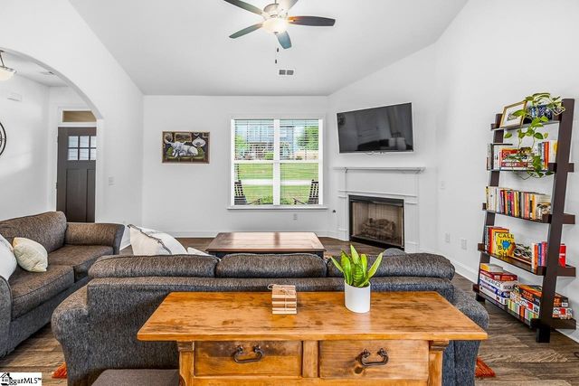 572 Forden Drive, Wellford, SC 29385