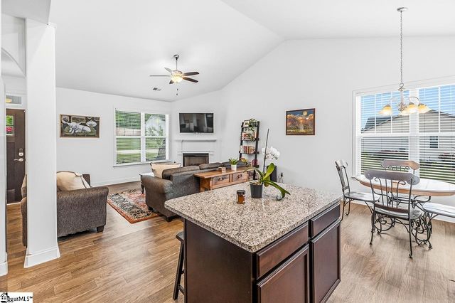 572 Forden Drive, Wellford, SC 29385