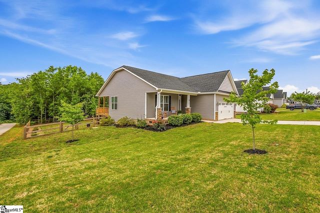 572 Forden Drive, Wellford, SC 29385