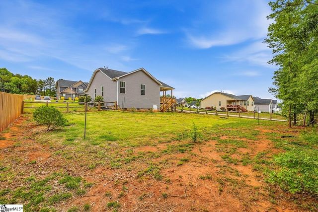 572 Forden Drive, Wellford, SC 29385