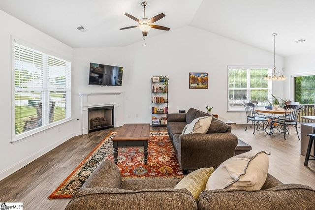 572 Forden Drive, Wellford, SC 29385
