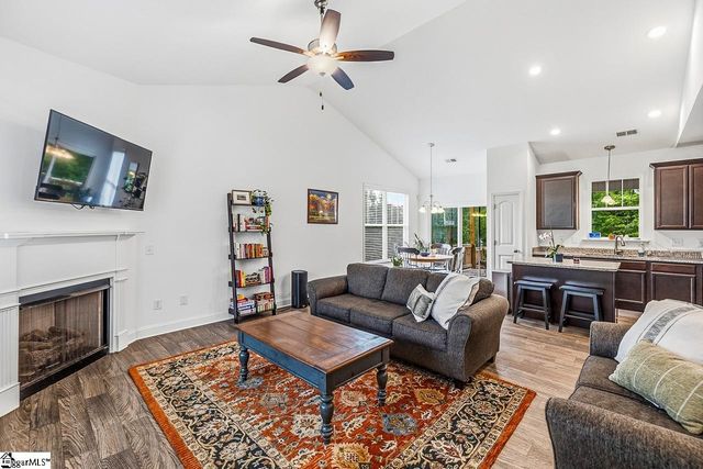 572 Forden Drive, Wellford, SC 29385