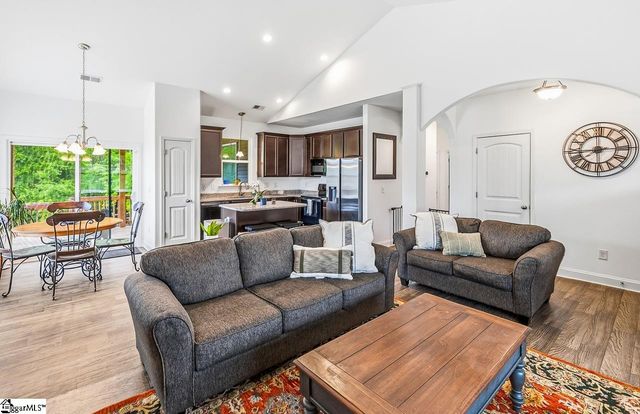 572 Forden Drive, Wellford, SC 29385