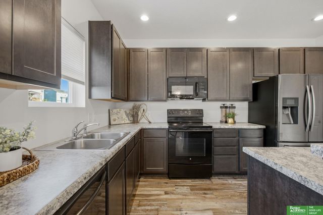 7906 N 173rd Terrace Circle, Bennington, NE 68007